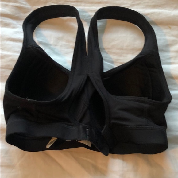 New XS padded Black sports bra - Picture 2 of 5